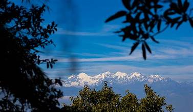 A short trek to Champa Devi